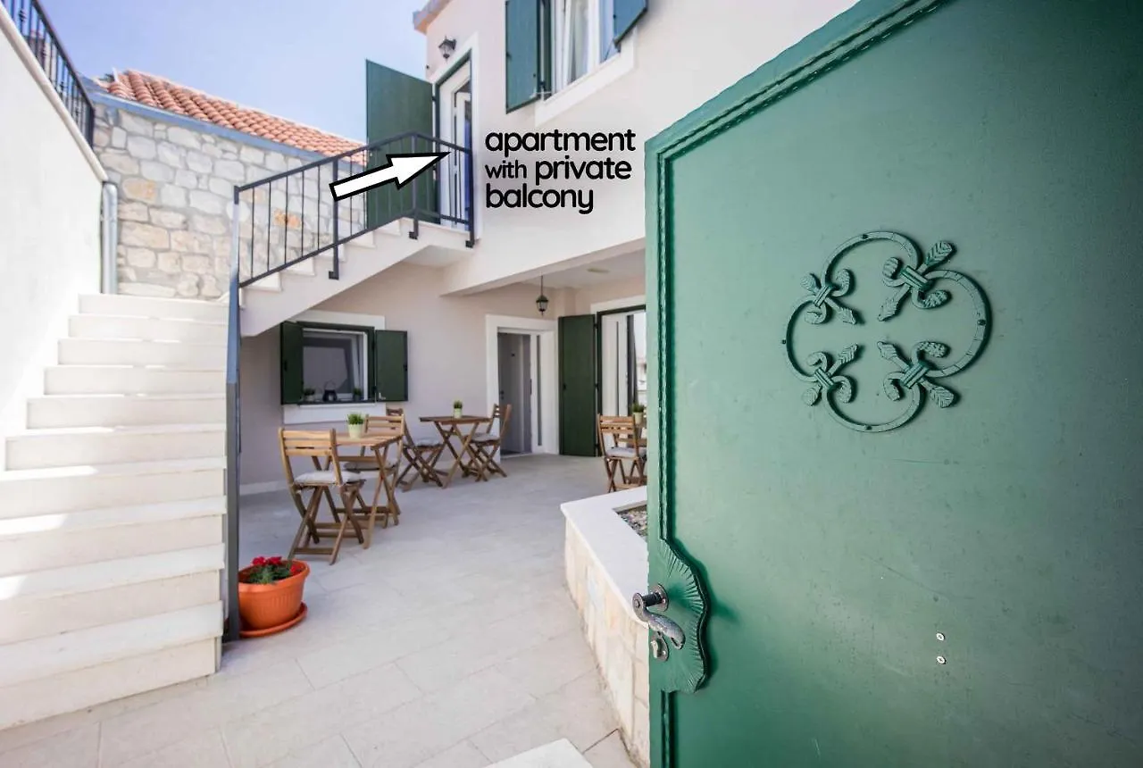Zlatin Dvor - Apartments For 3, Terrace, Trogir Center, Beach At 5-Min, Bike Friendly