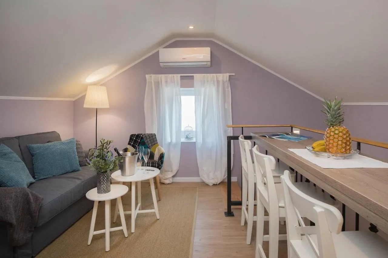 Zlatin Dvor - Apartments For 3, Terrace, Trogir Center, Beach At 5-Min, Bike Friendly Croatia