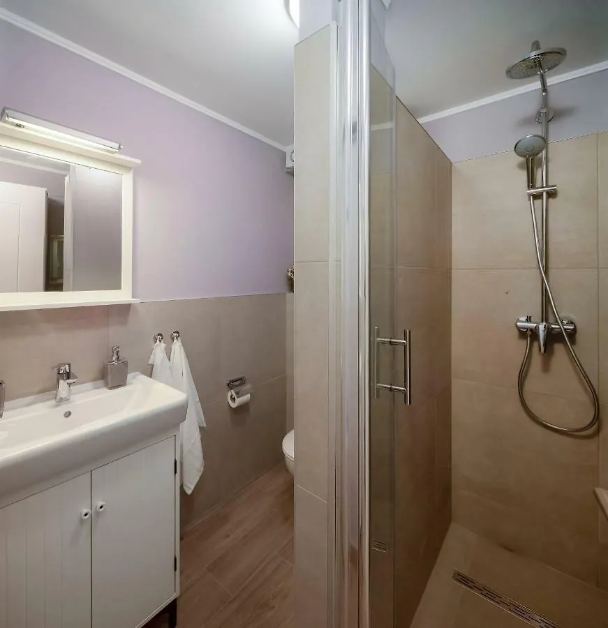 Zlatin Dvor - Apartments For 3, Terrace, Trogir Center, Beach At 5-Min, Bike Friendly