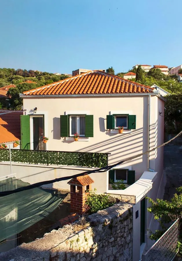 Zlatin Dvor - Apartments For 3, Terrace, Trogir Center, Beach At 5-Min, Bike Friendly